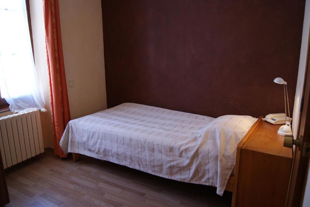 Logis Hotel De La Paix - Tournus Phòng bức ảnh