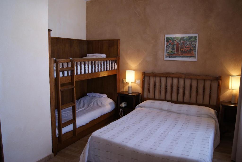 Logis Hotel De La Paix - Tournus Phòng bức ảnh