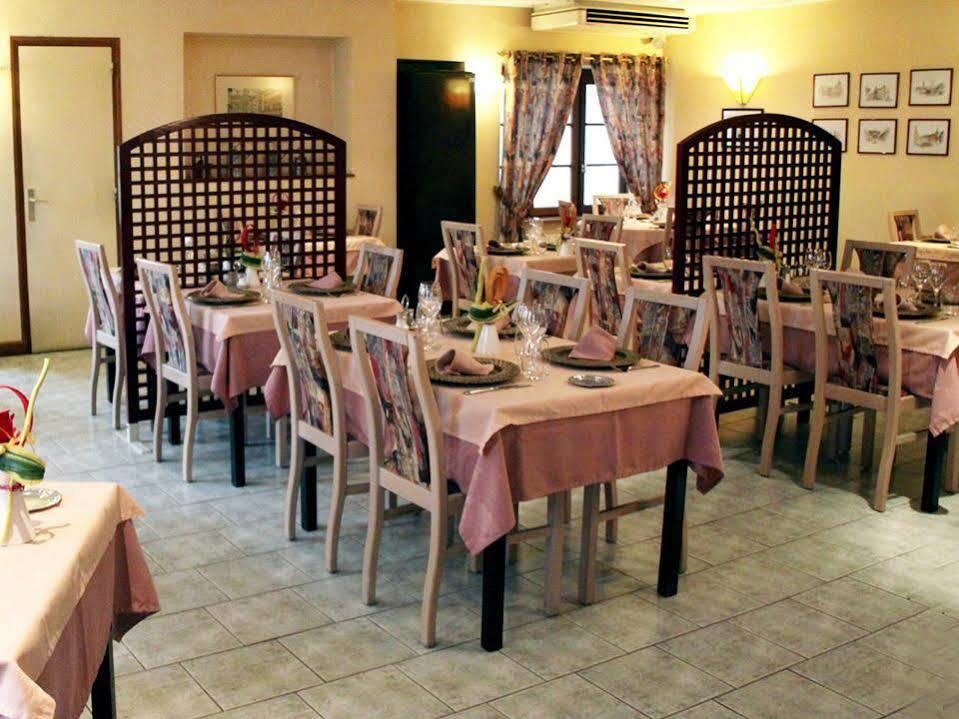 Logis Hotel De La Paix - Tournus Ngoại thất bức ảnh