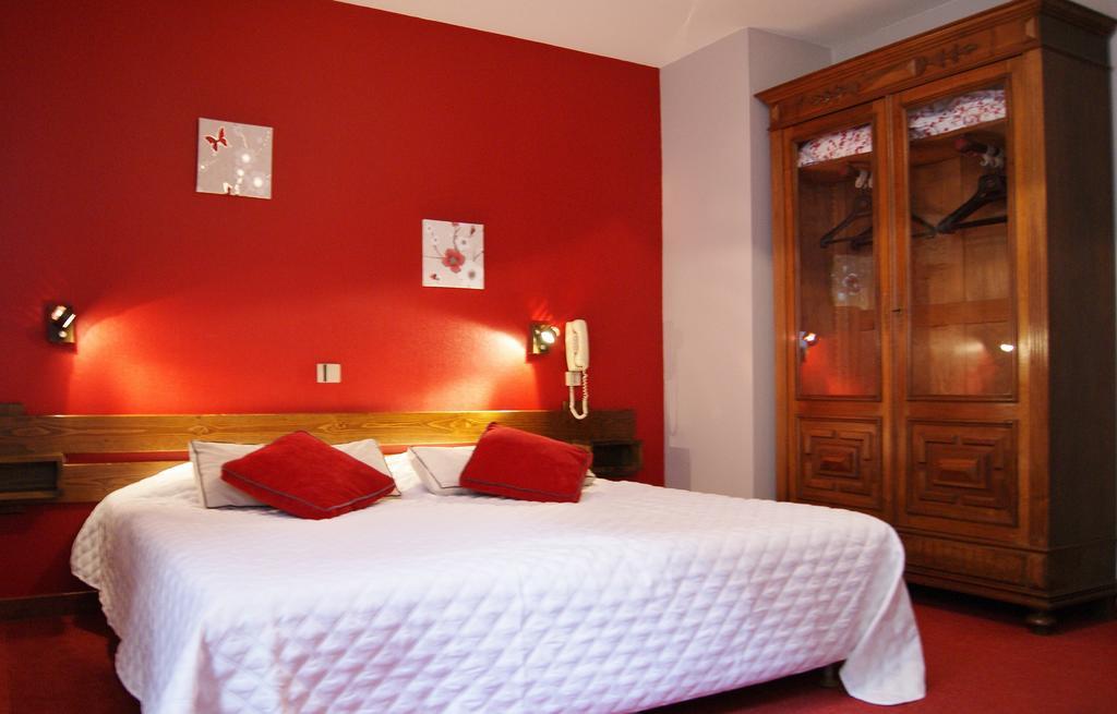 Logis Hotel De La Paix - Tournus Phòng bức ảnh